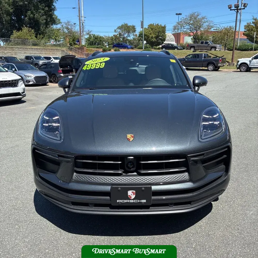 2023 Porsche Macan Base