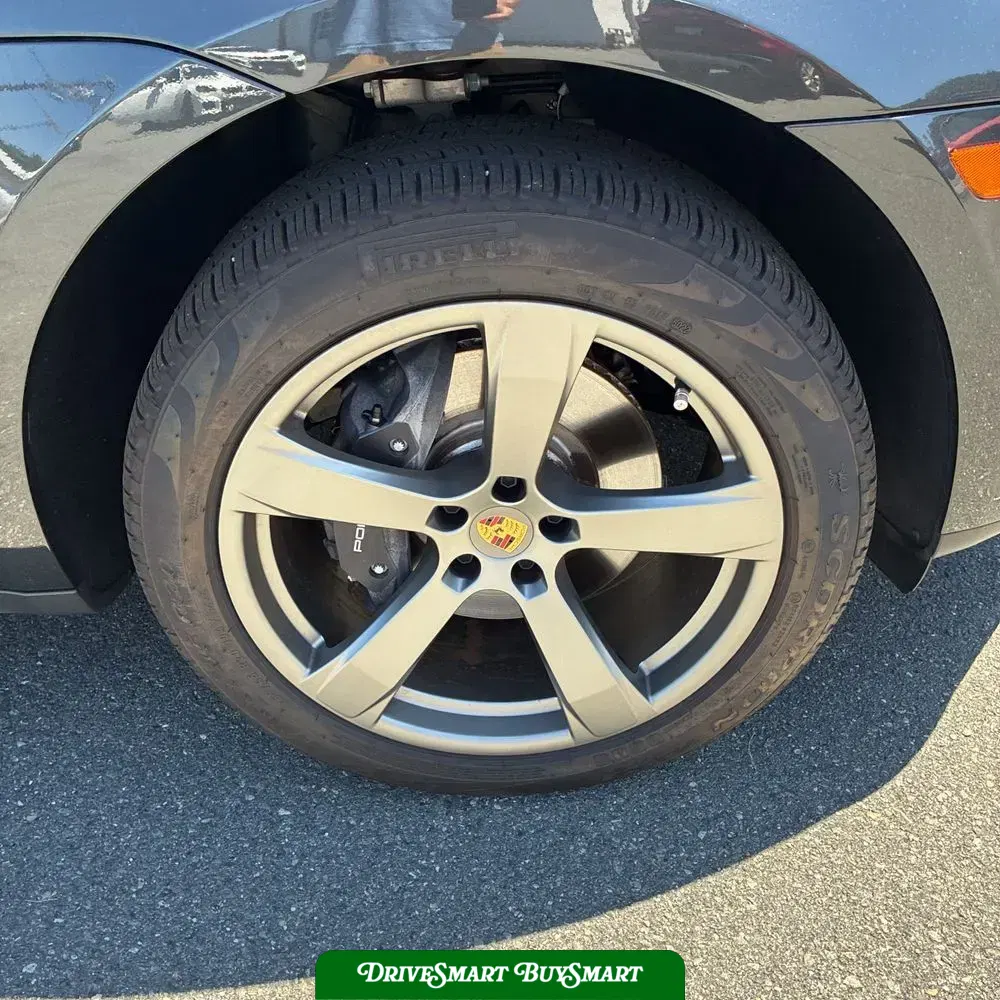 2023 Porsche Macan Base