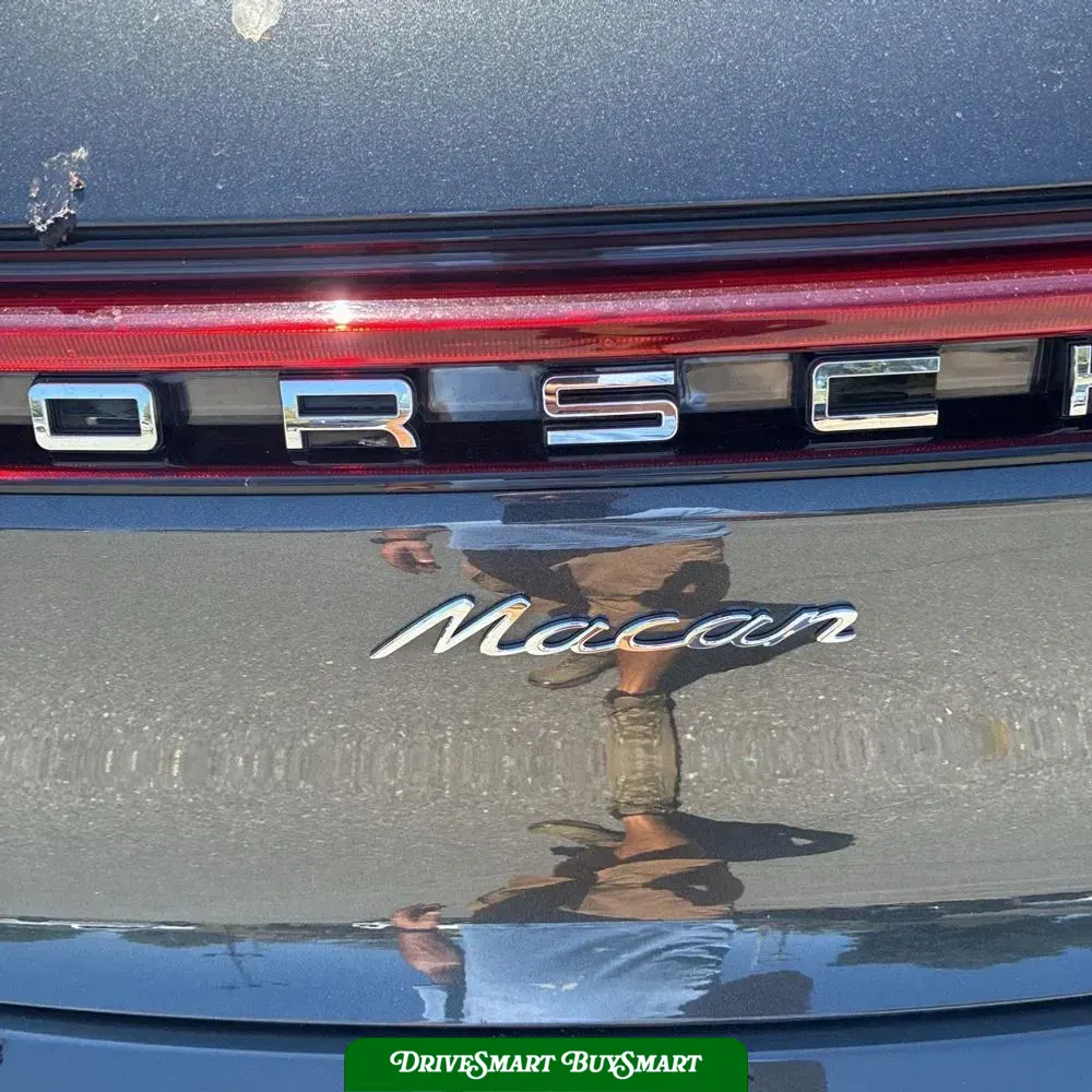 2023 Porsche Macan Base