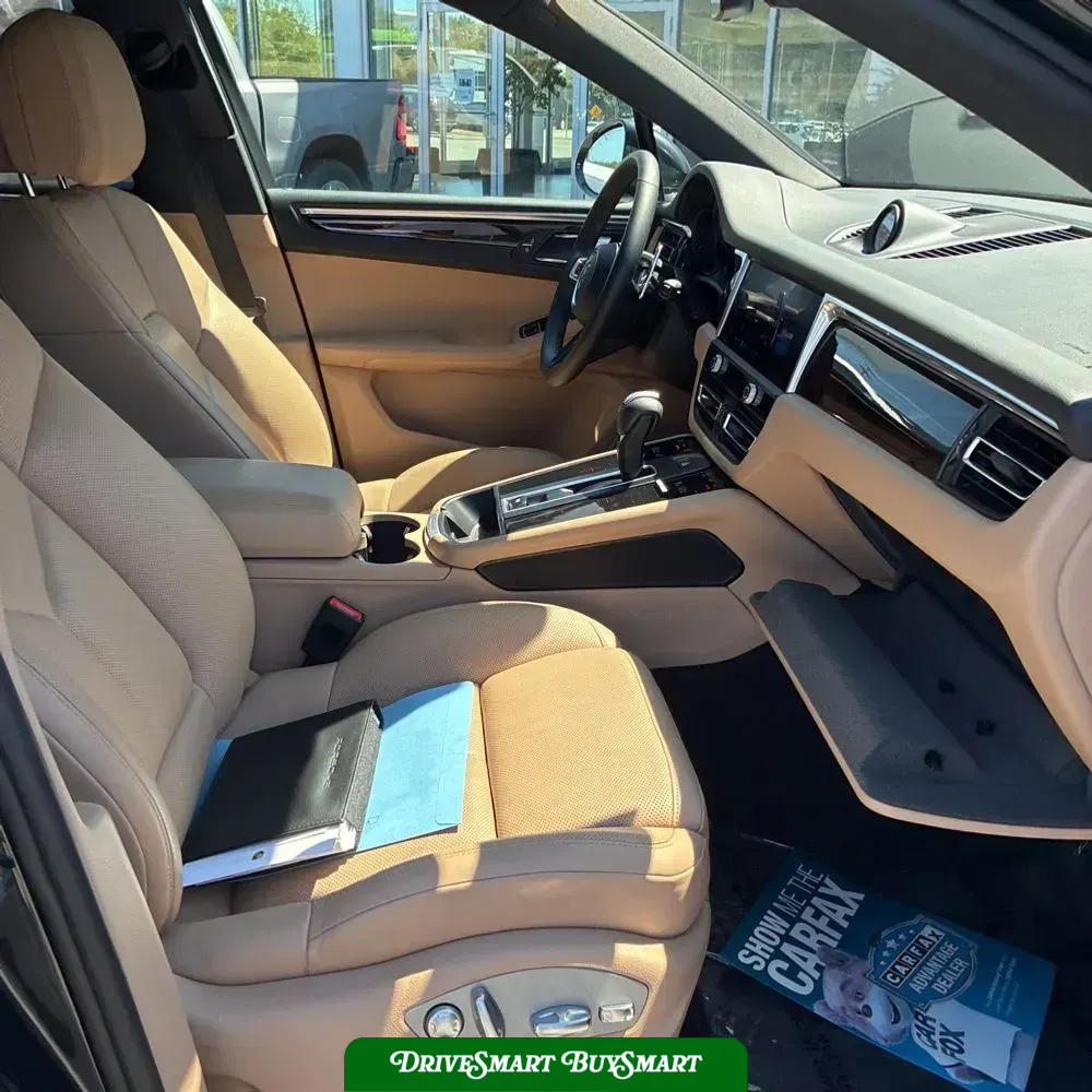 2023 Porsche Macan Base