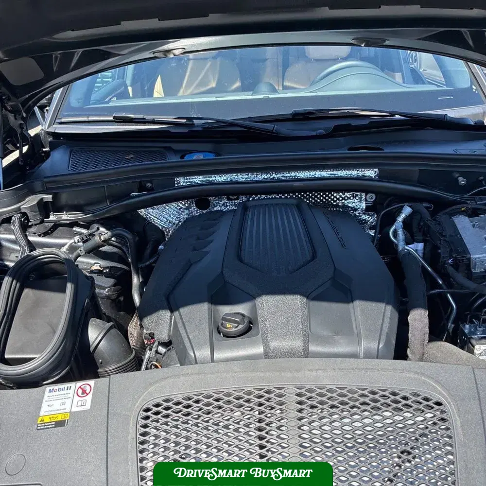 2023 Porsche Macan Base
