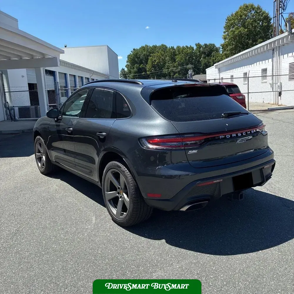 2023 Porsche Macan Base