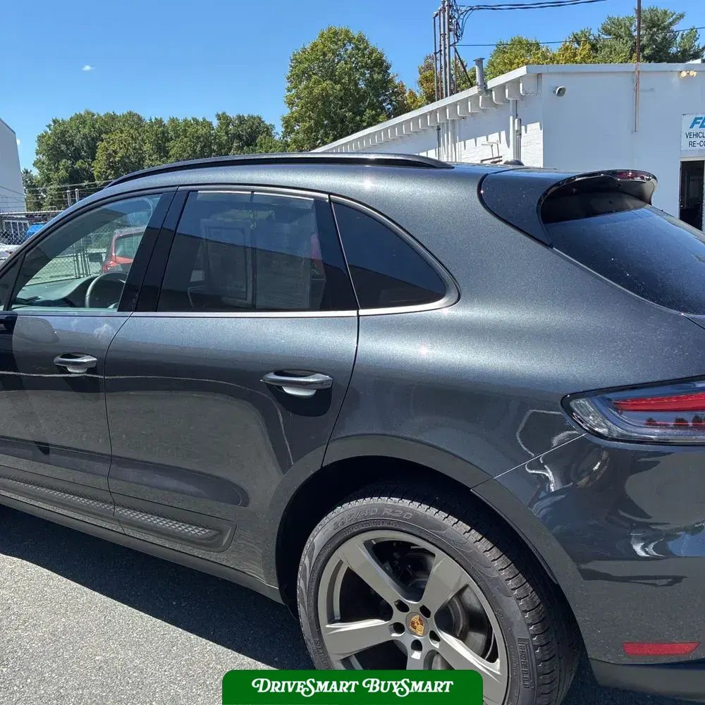 2023 Porsche Macan Base