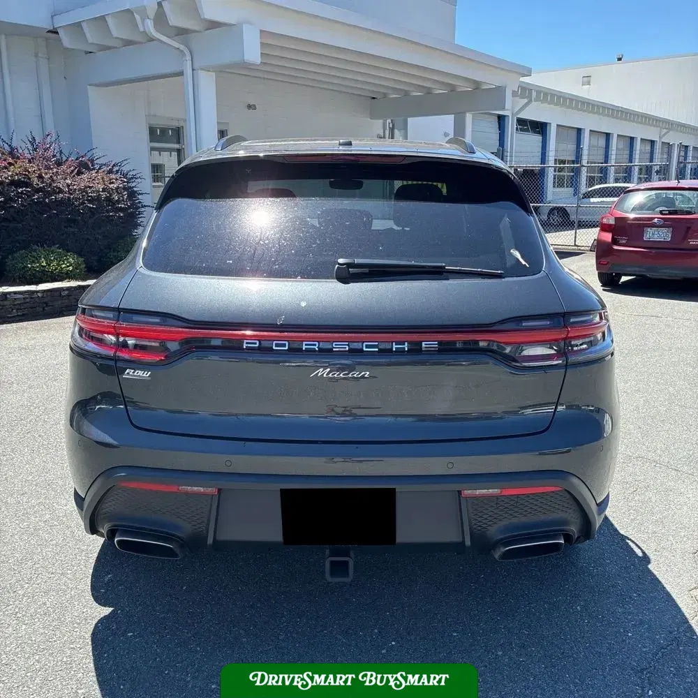 2023 Porsche Macan Base