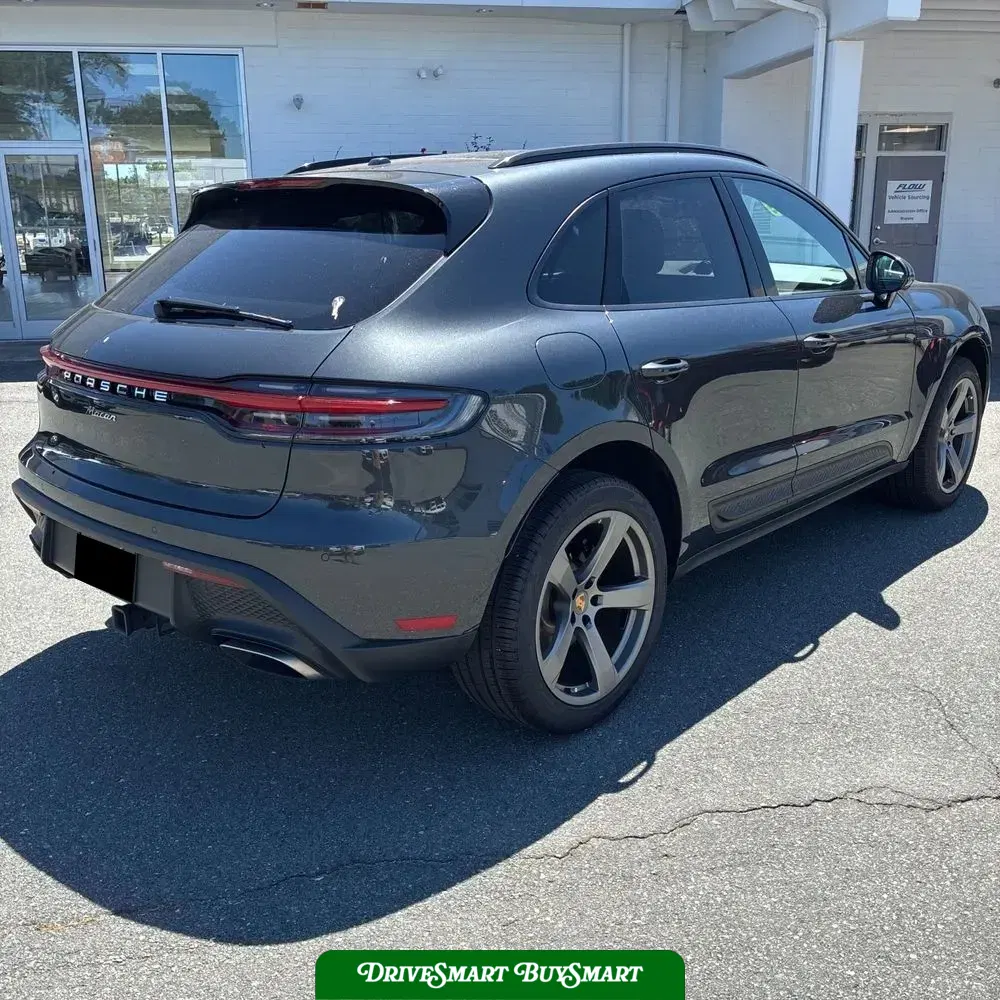 2023 Porsche Macan Base