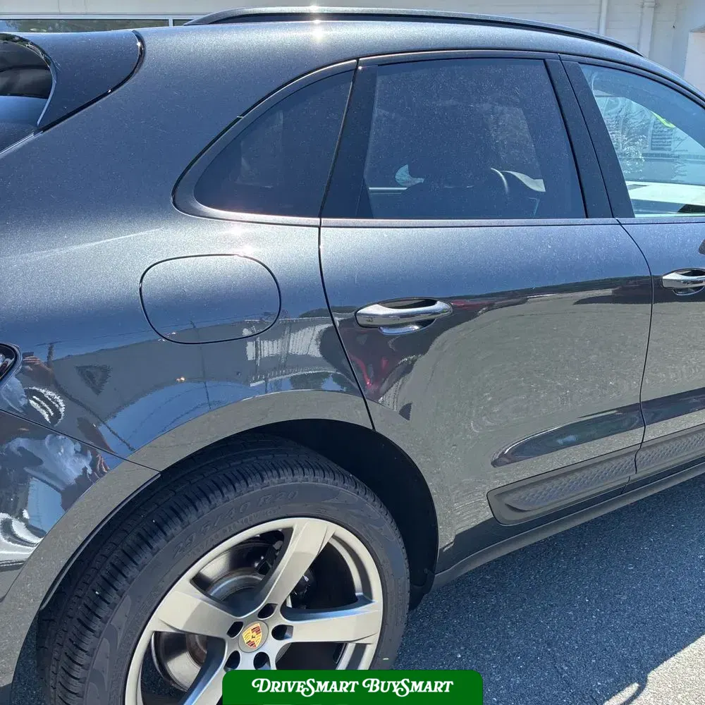 2023 Porsche Macan Base