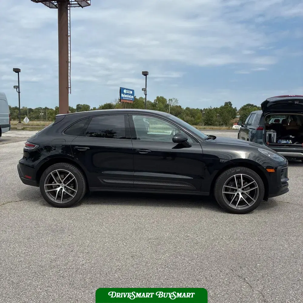 2023 Porsche Macan T