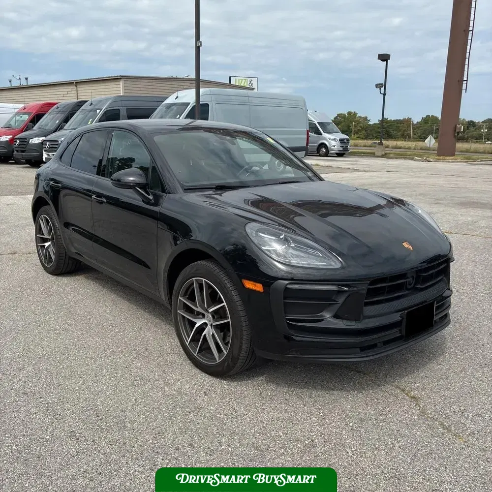 2023 Porsche Macan T