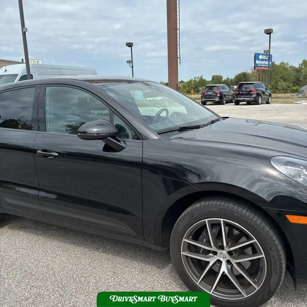 2023 Porsche Macan T