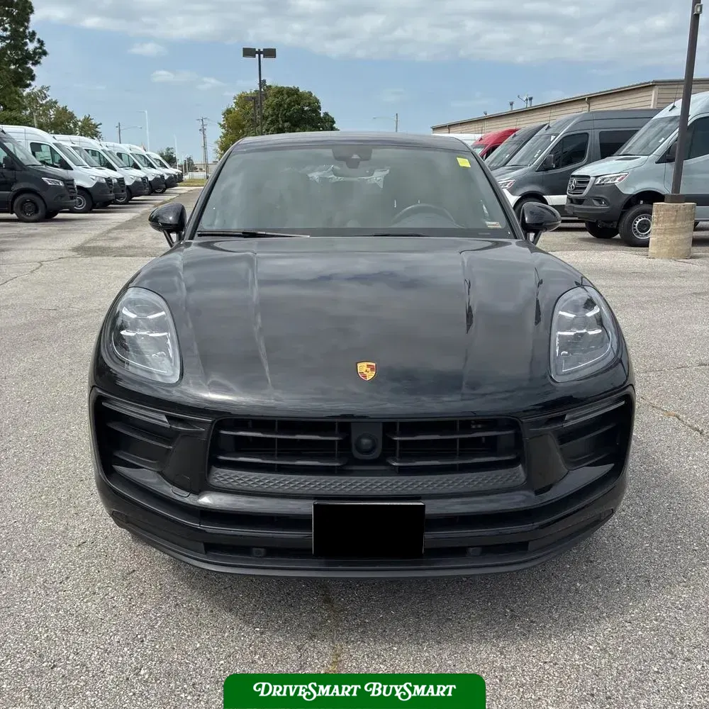 2023 Porsche Macan T