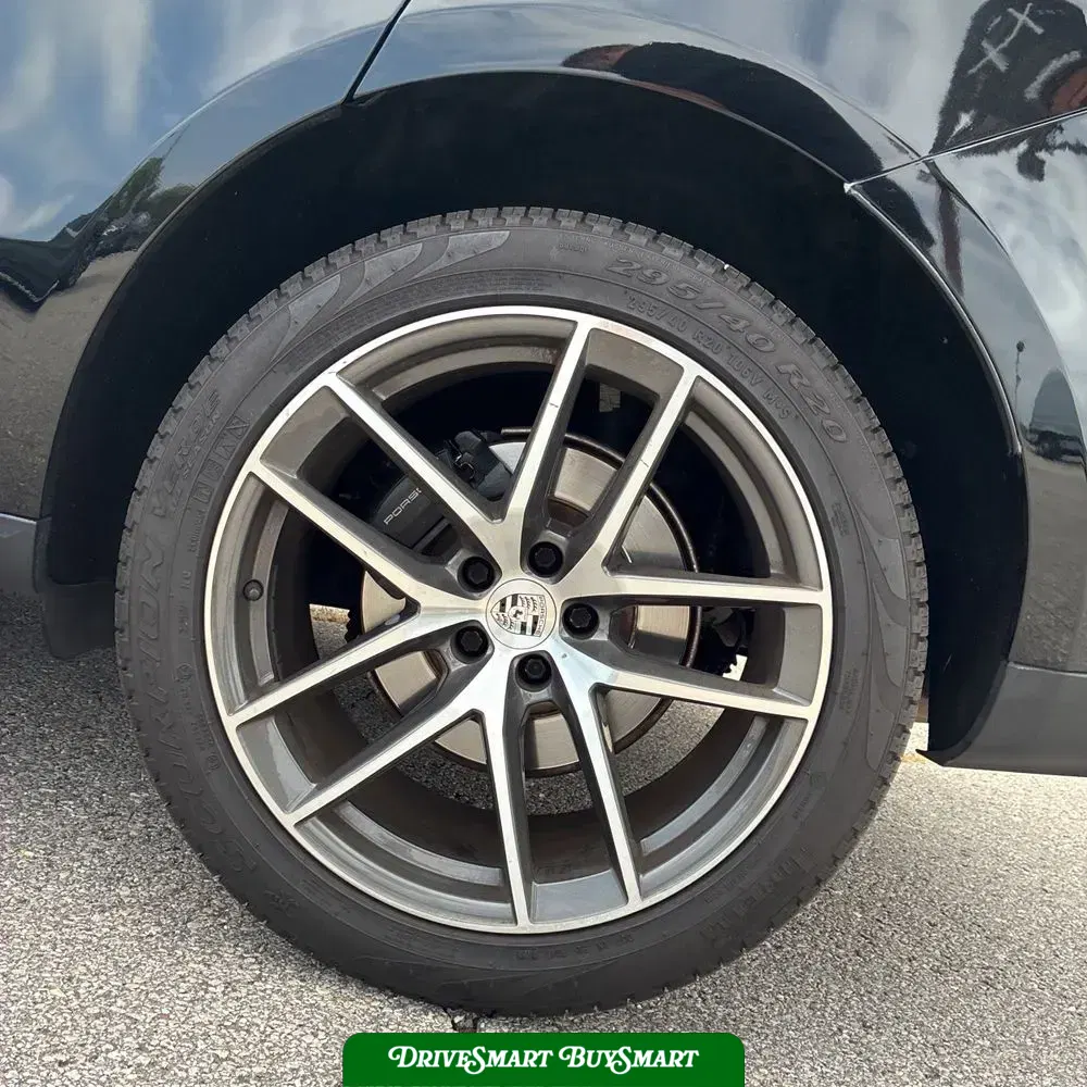2023 Porsche Macan T