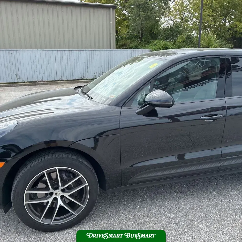2023 Porsche Macan T