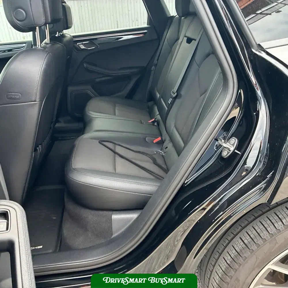 2023 Porsche Macan T
