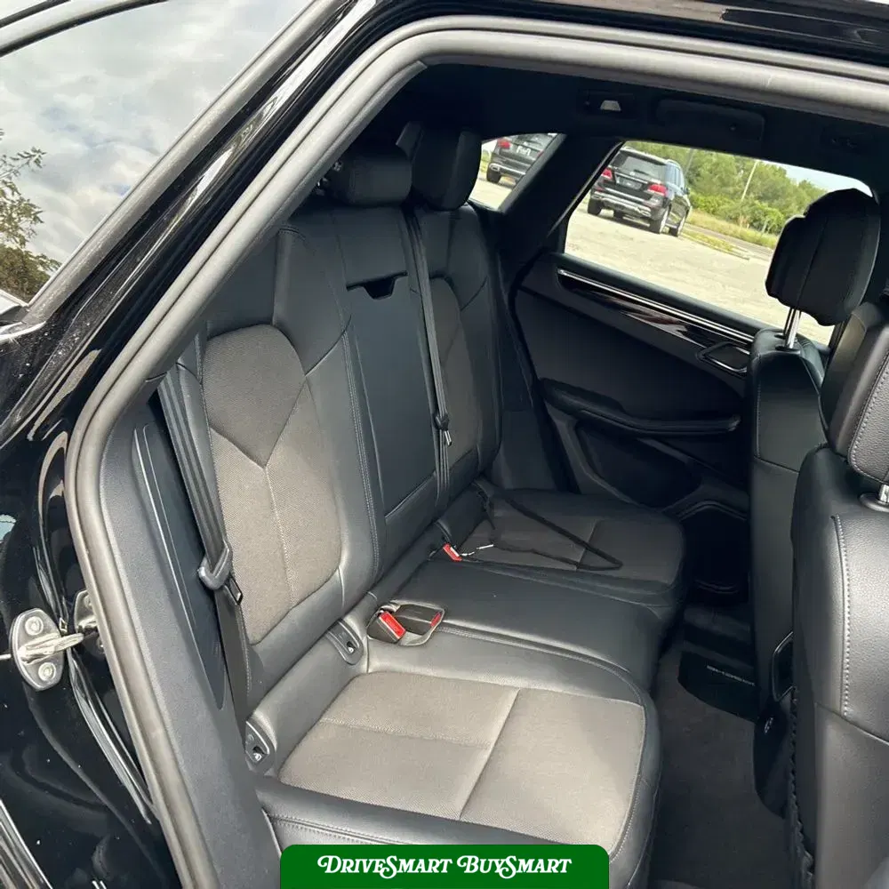 2023 Porsche Macan T
