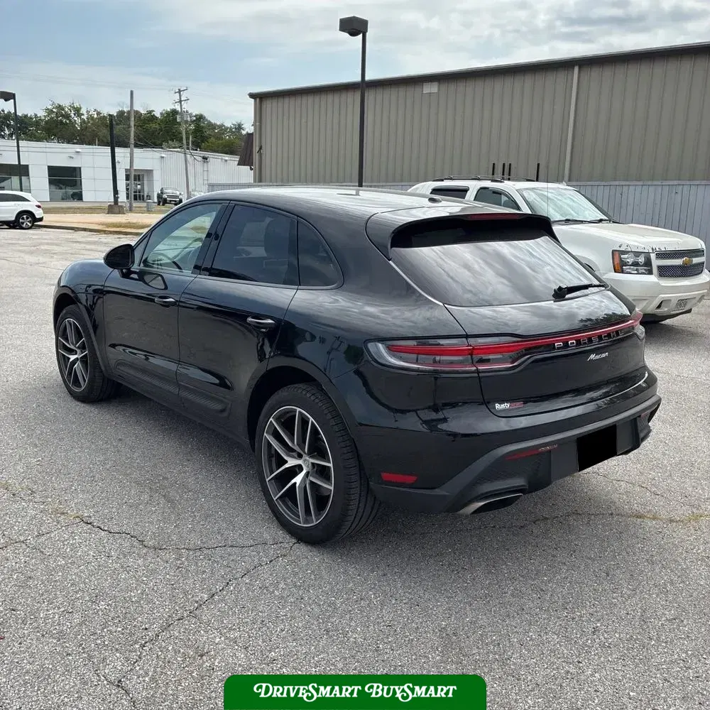 2023 Porsche Macan T