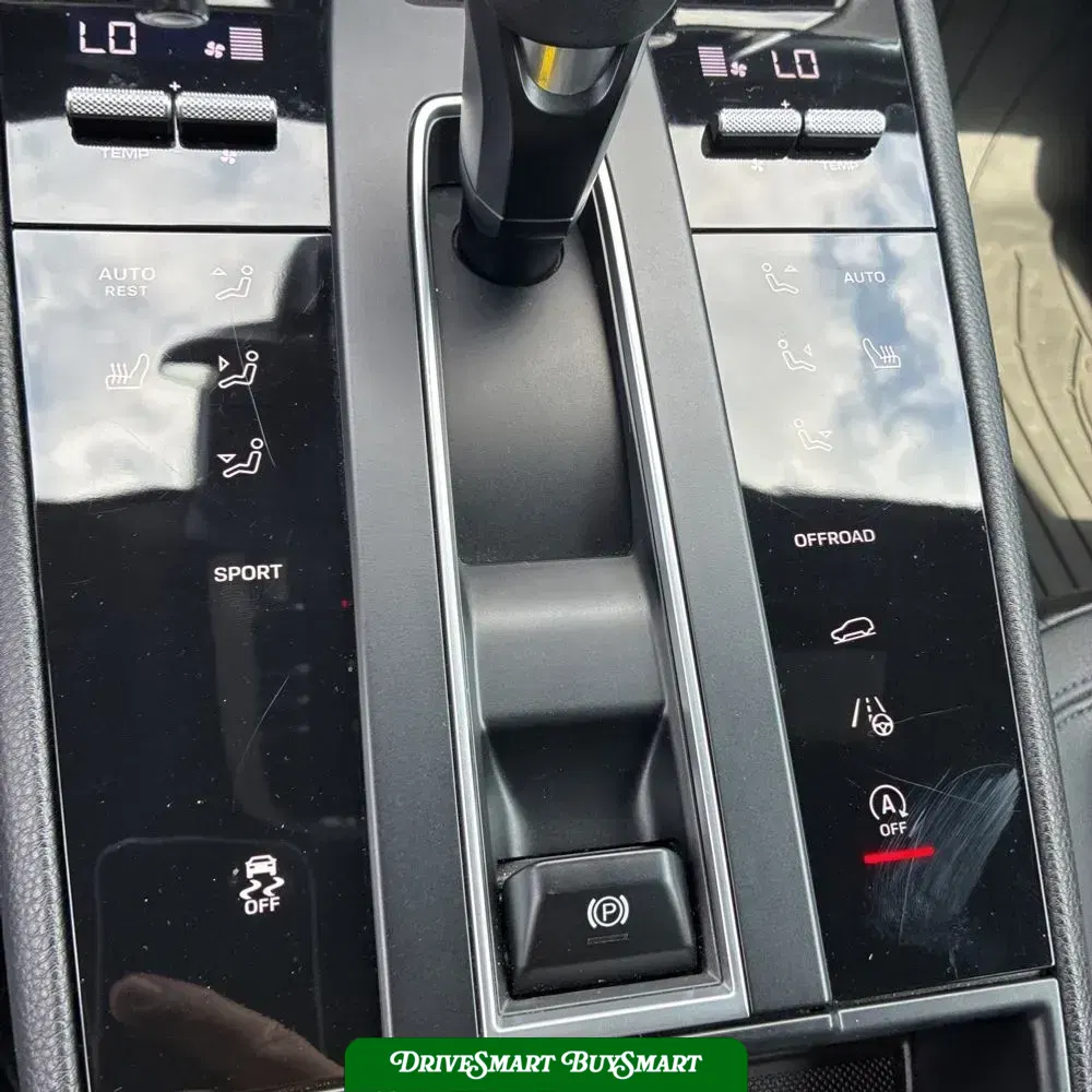 2023 Porsche Macan T