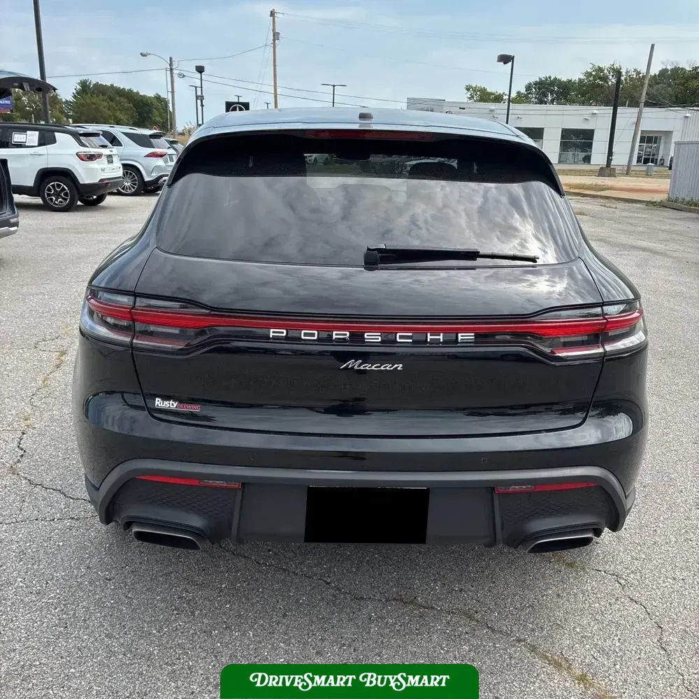2023 Porsche Macan T