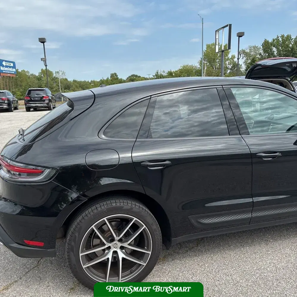 2023 Porsche Macan T