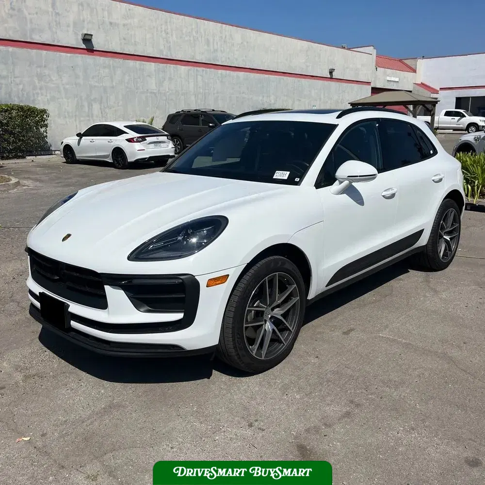 2023 Porsche Macan Base