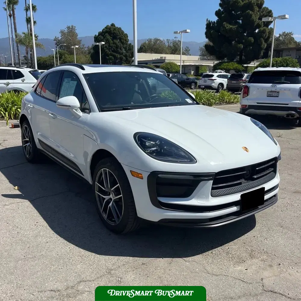 2023 Porsche Macan Base