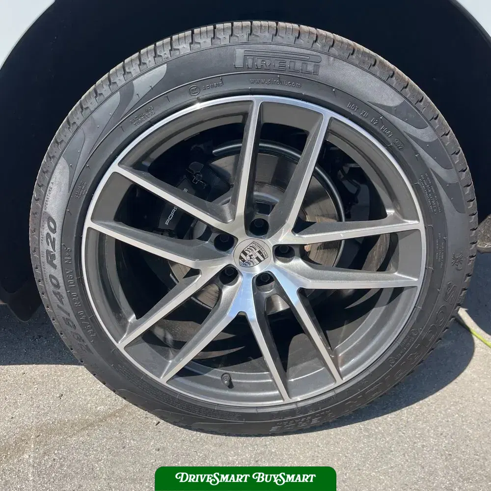 2023 Porsche Macan Base