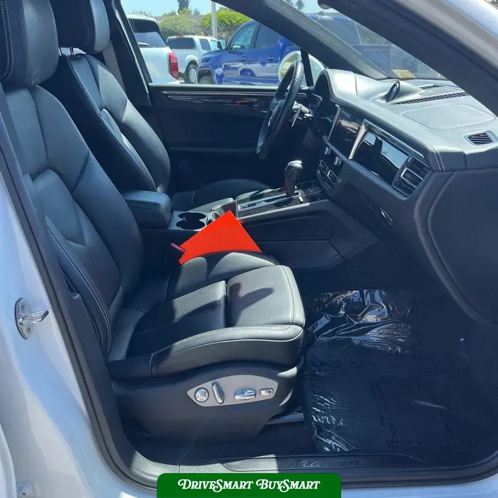 2023 Porsche Macan Base