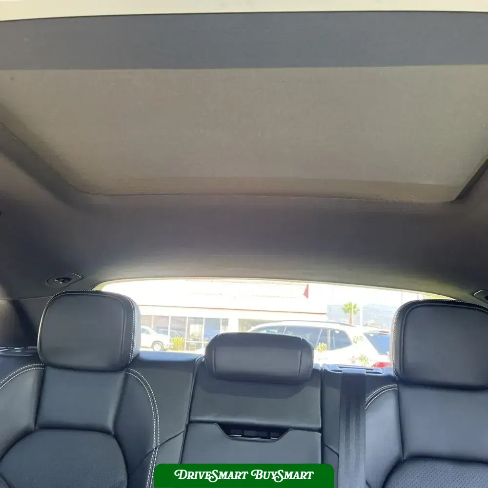 2023 Porsche Macan Base