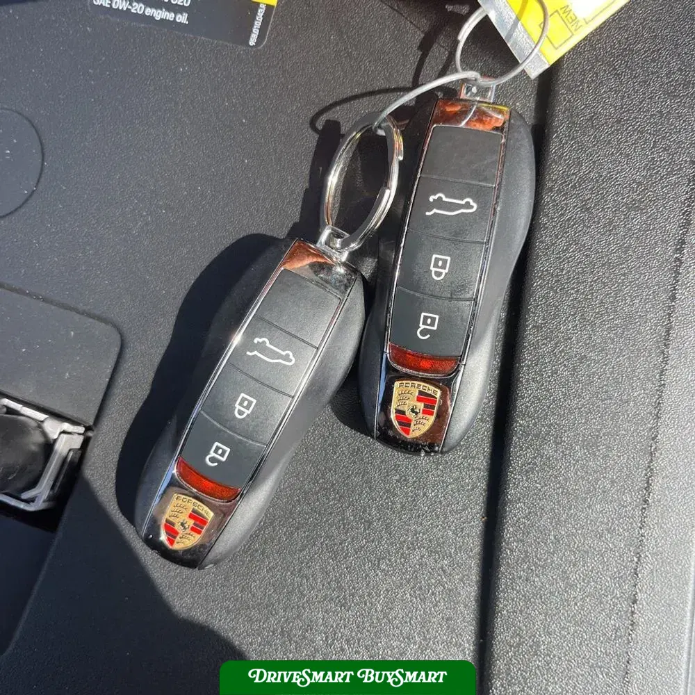 2023 Porsche Macan Base