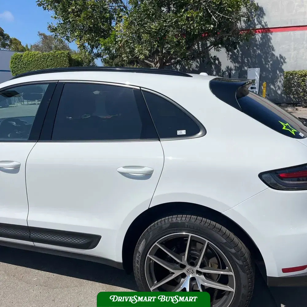 2023 Porsche Macan Base