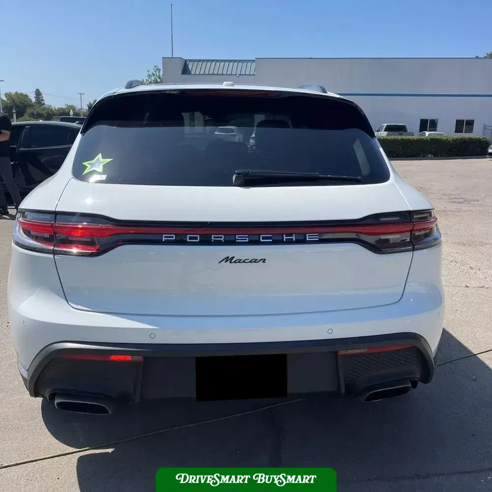 2023 Porsche Macan Base