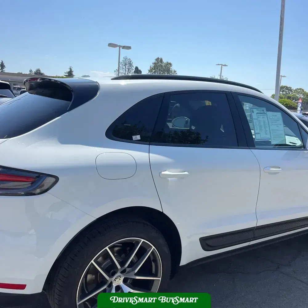 2023 Porsche Macan Base