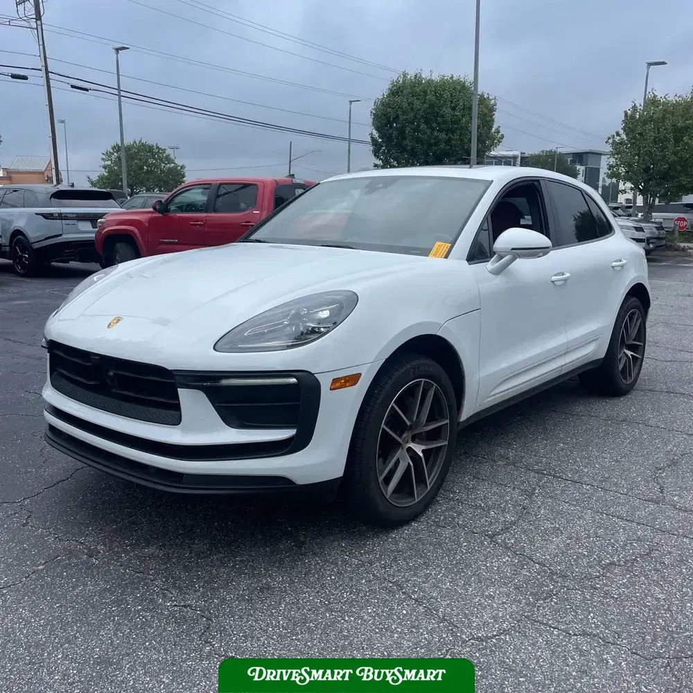2024 Porsche Macan Base
