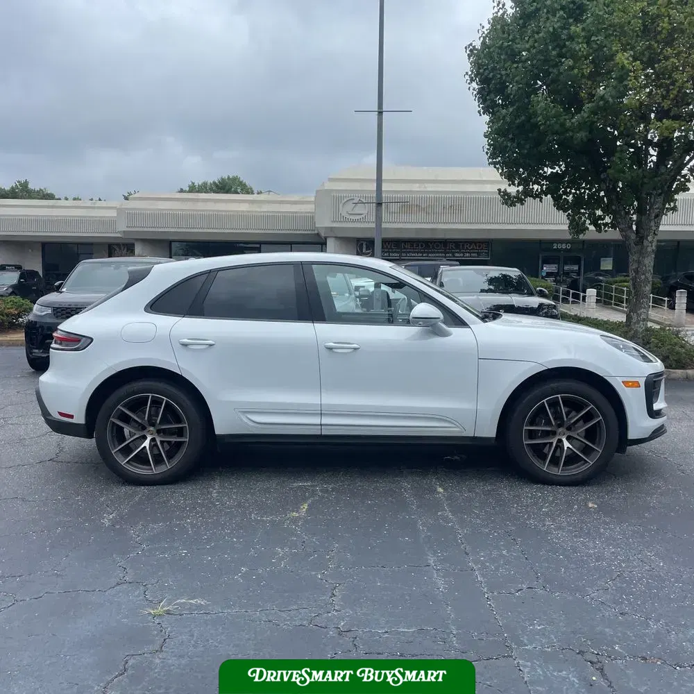 2024 Porsche Macan Base