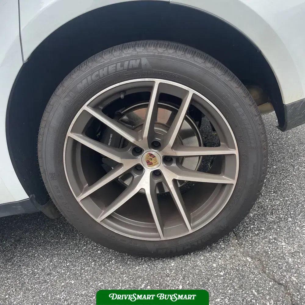 2024 Porsche Macan Base