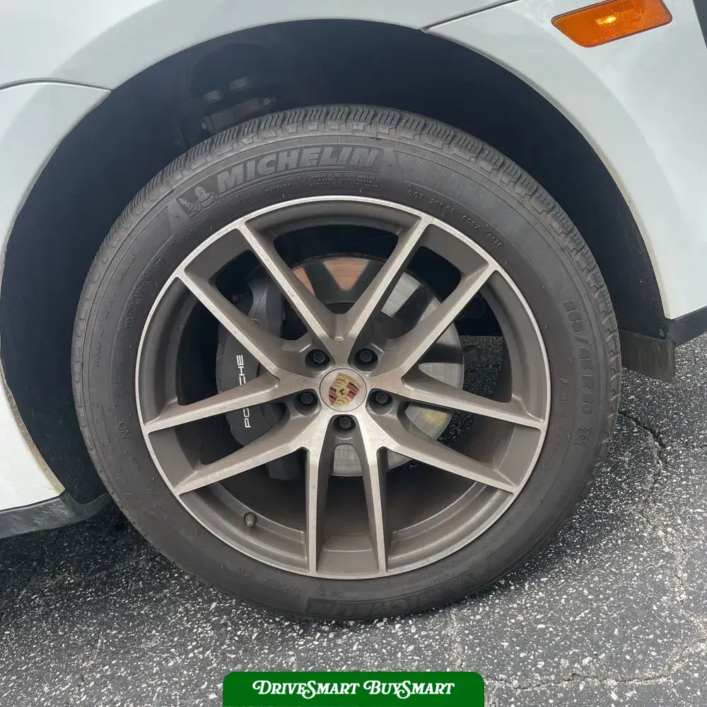 2024 Porsche Macan Base