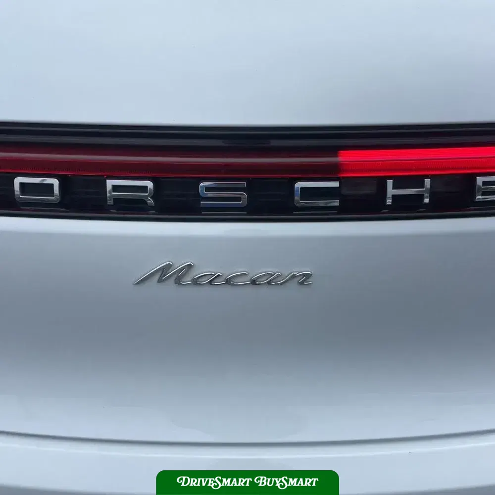 2024 Porsche Macan Base