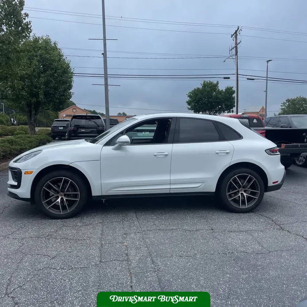 2024 Porsche Macan Base