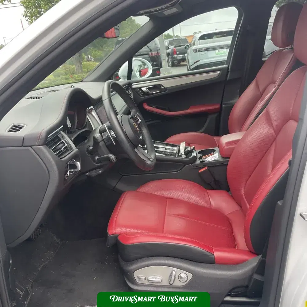 2024 Porsche Macan Base