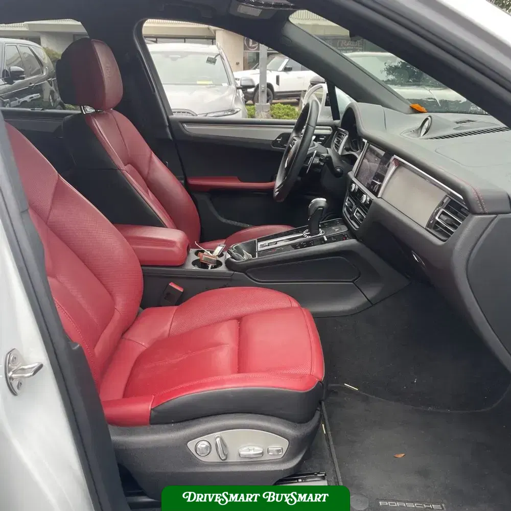 2024 Porsche Macan Base