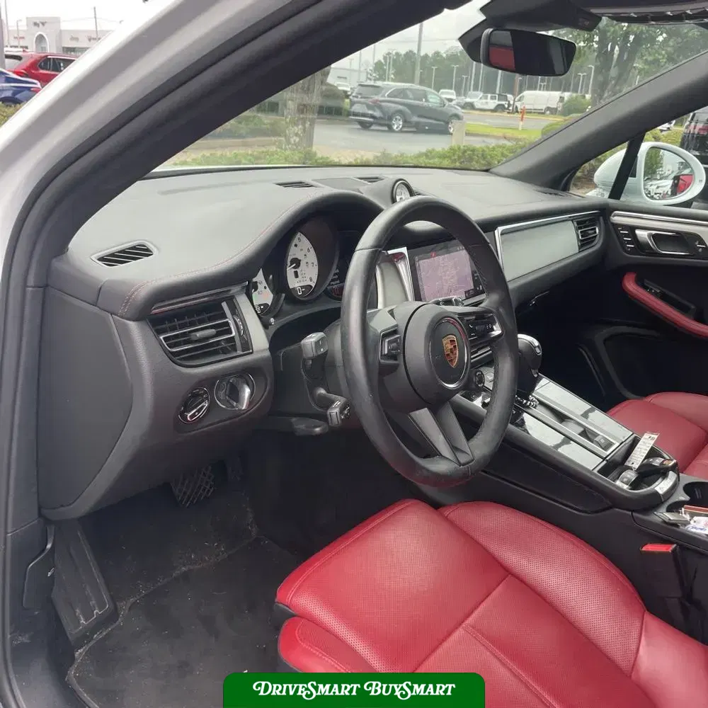 2024 Porsche Macan Base
