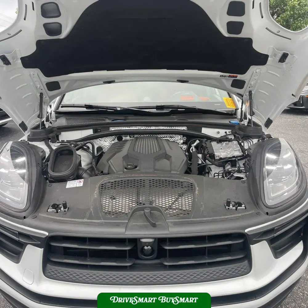 2024 Porsche Macan Base