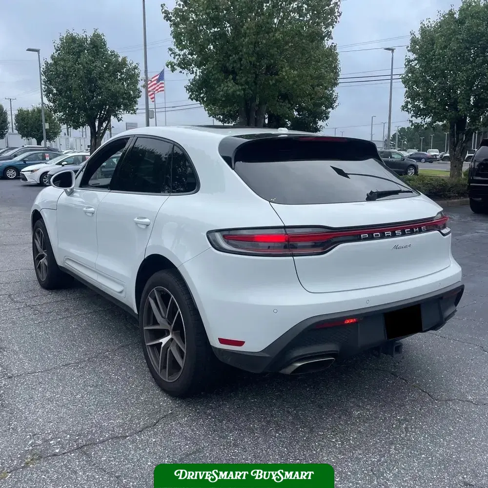 2024 Porsche Macan Base