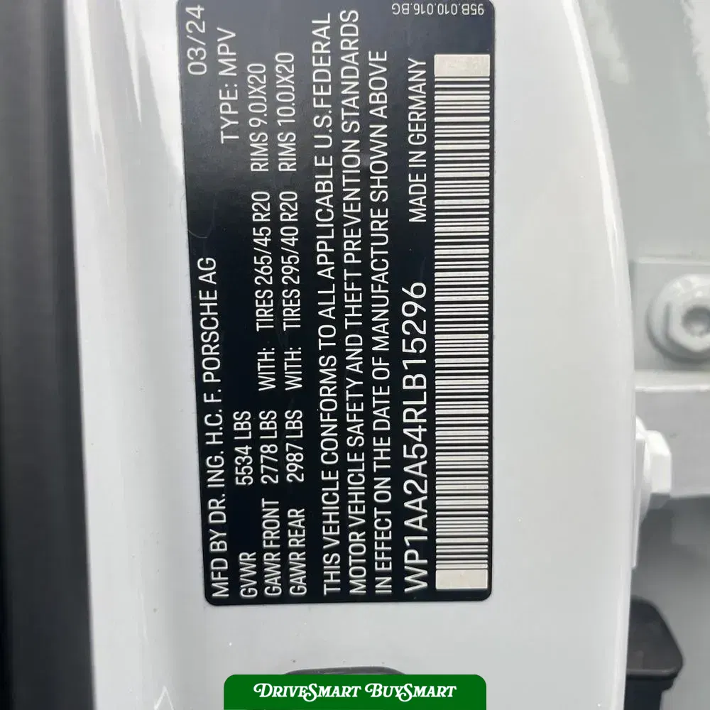 2024 Porsche Macan Base