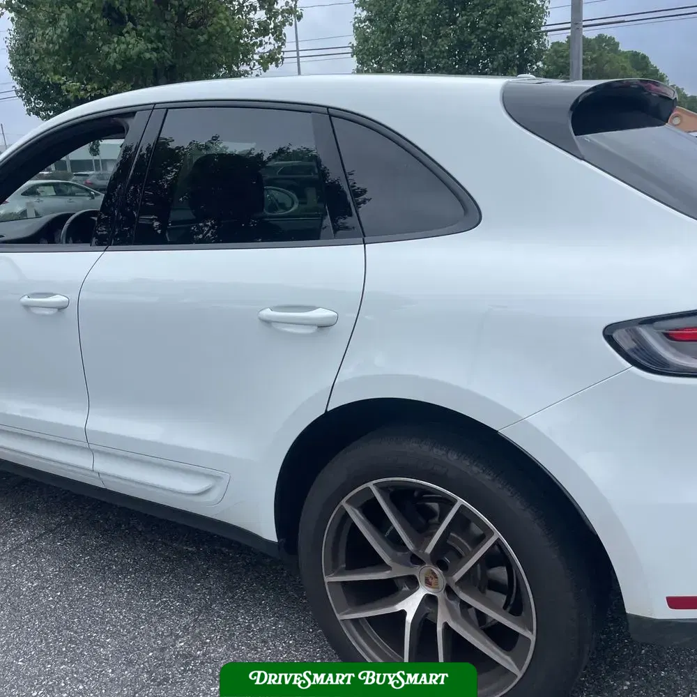 2024 Porsche Macan Base