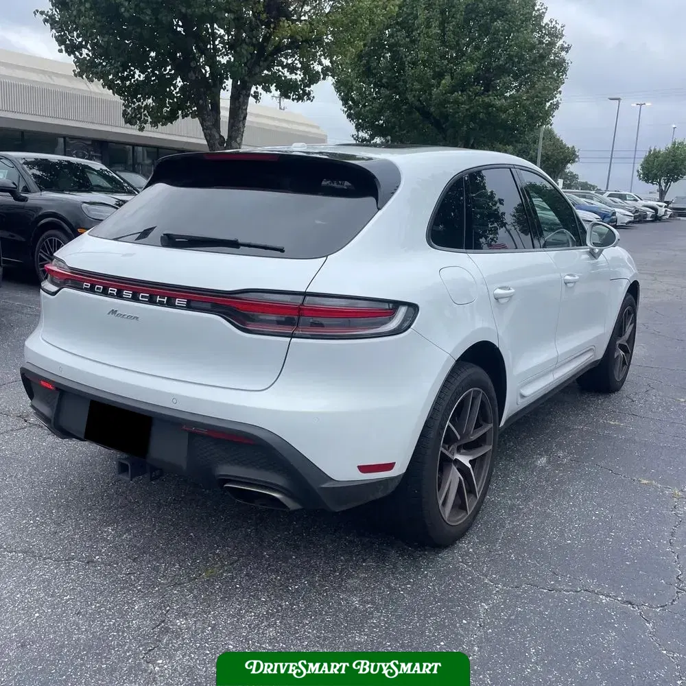 2024 Porsche Macan Base