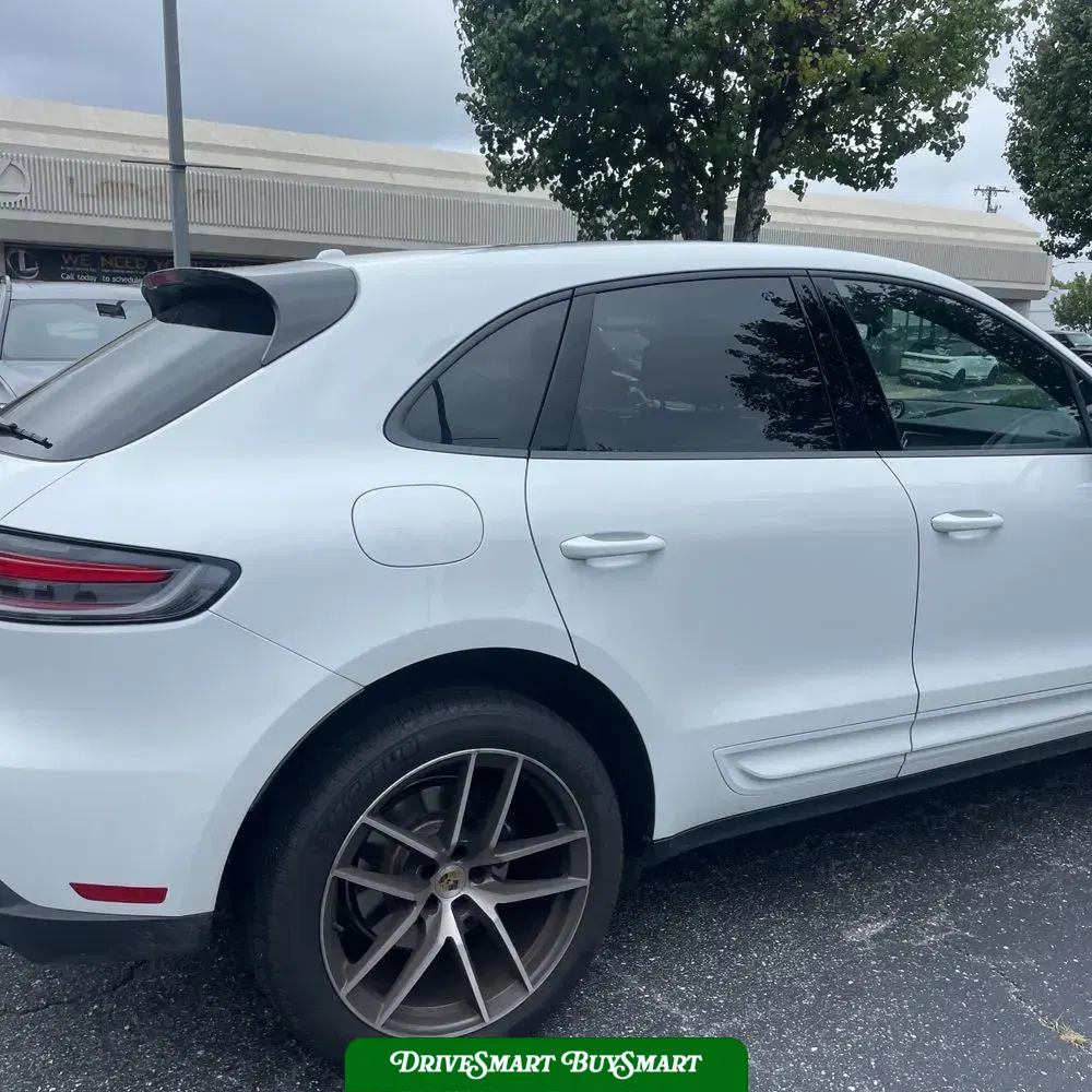 2024 Porsche Macan Base