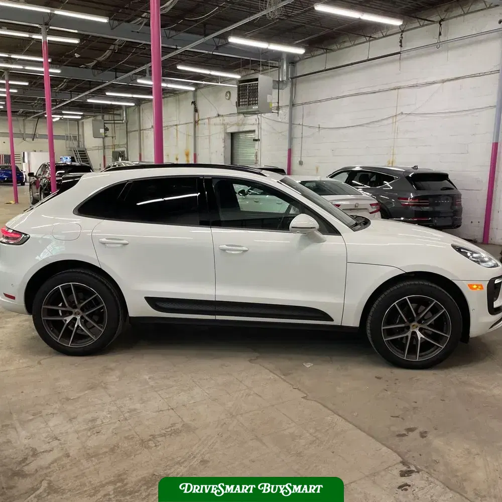 2024 Porsche Macan Base
