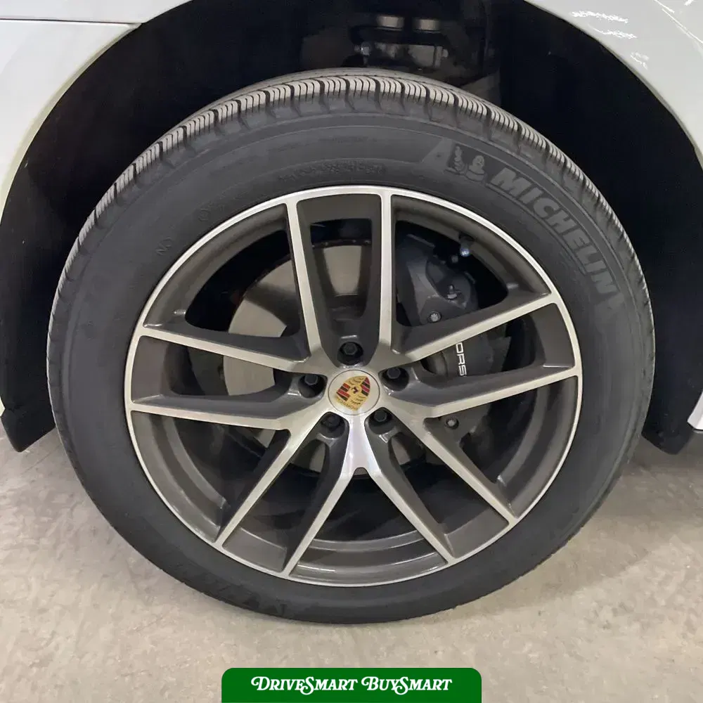 2024 Porsche Macan Base