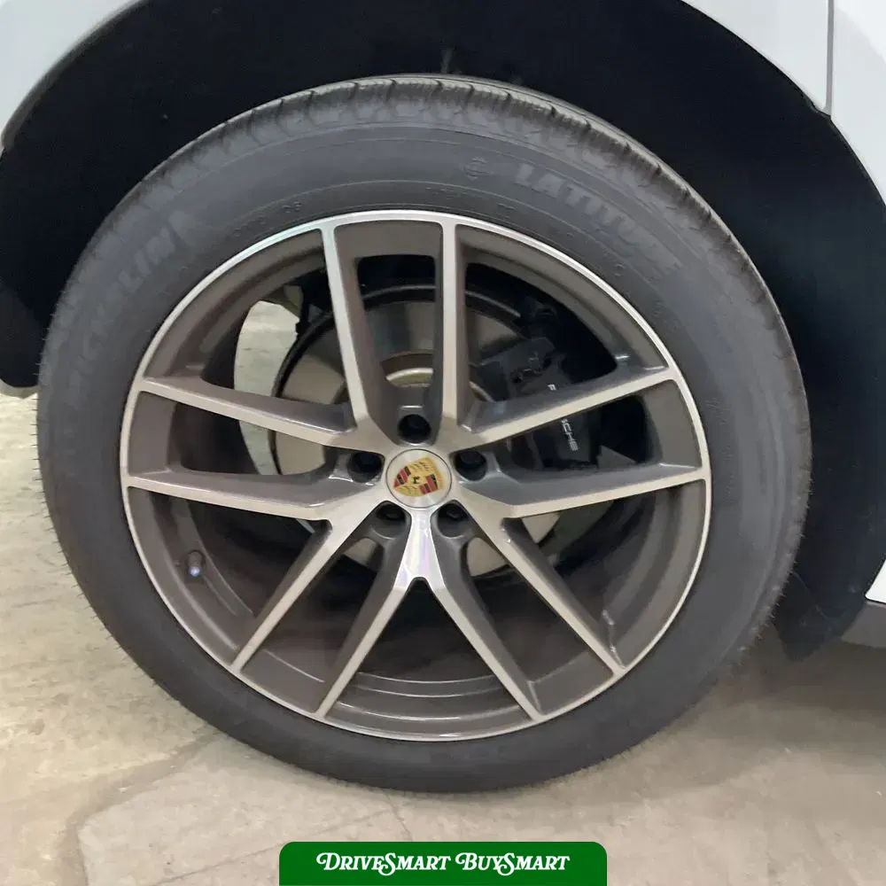 2024 Porsche Macan Base