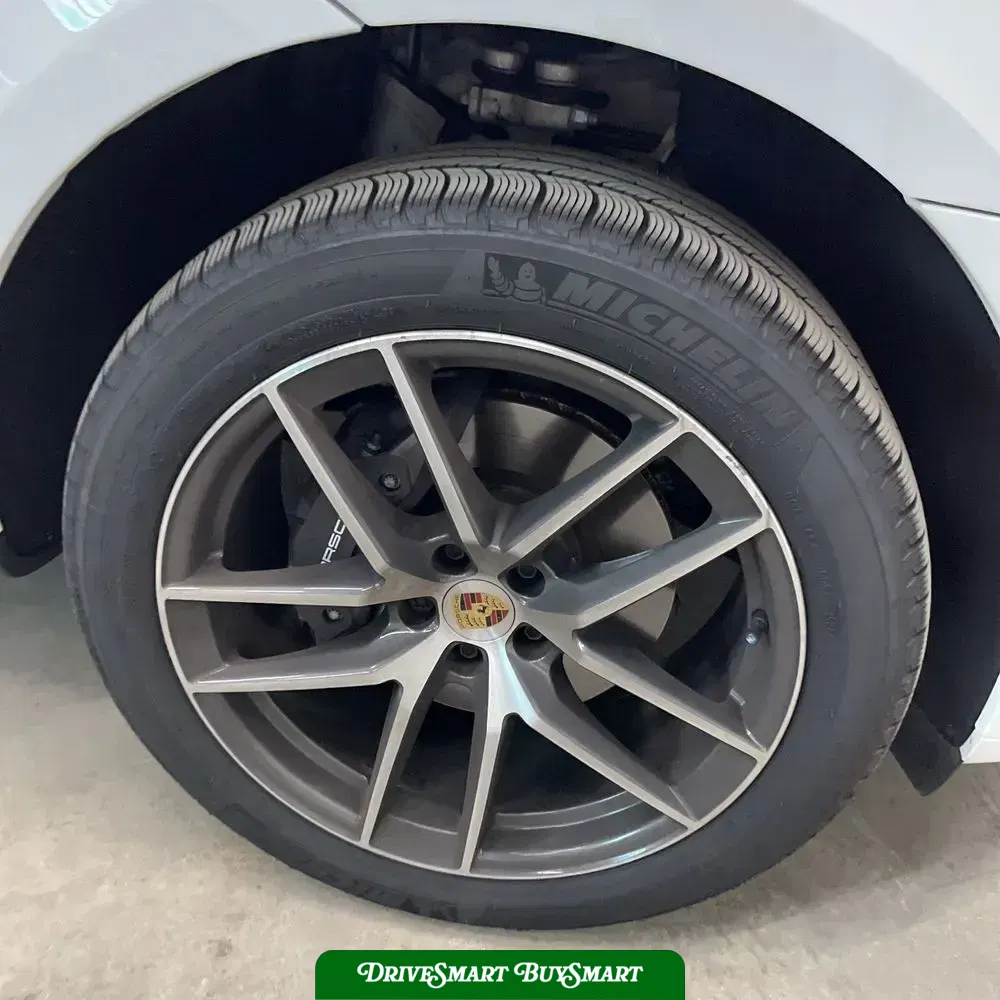2024 Porsche Macan Base